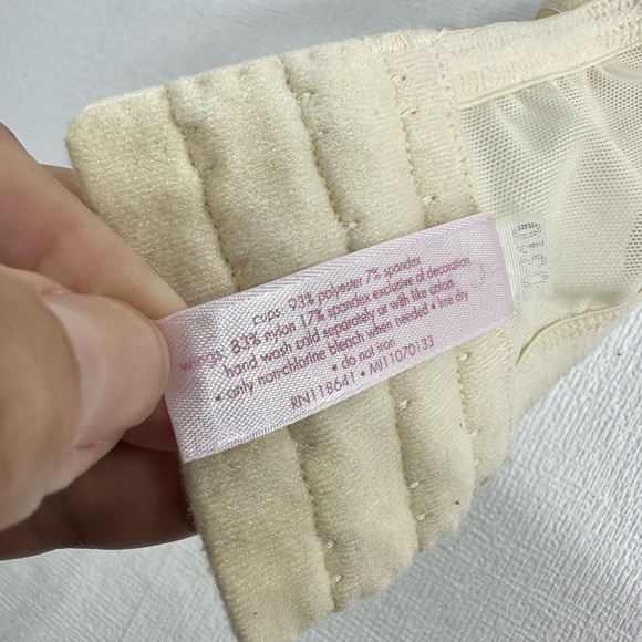 Cacique zebra print molded bra size 42DD - Picture 6 of 6